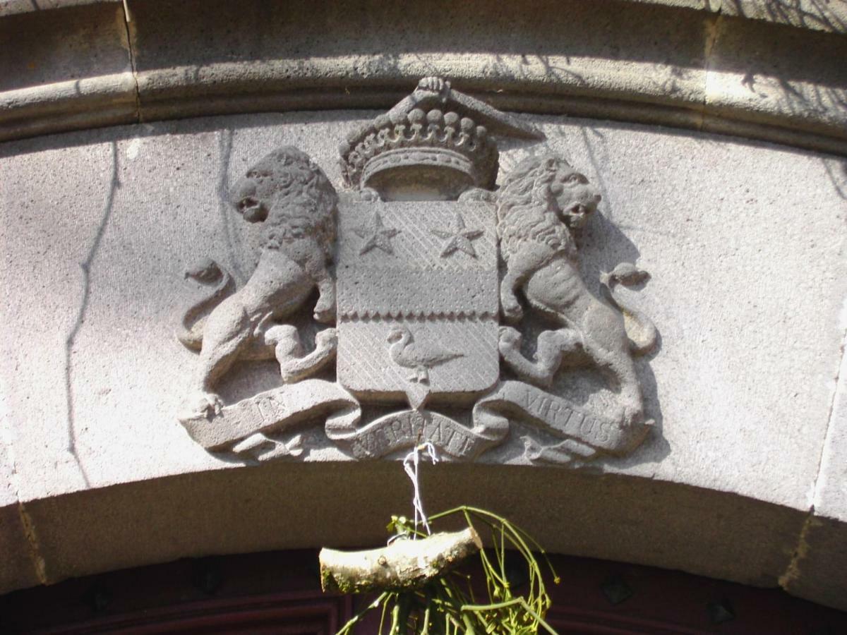 Chateau De Courbelimagne, Raulhac Exterior foto